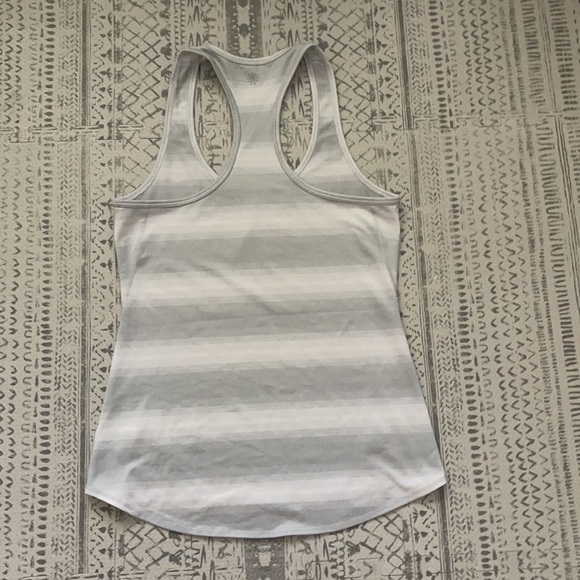 Athleta chi ombré tank top‎ white/grays - Picture 6 of 7